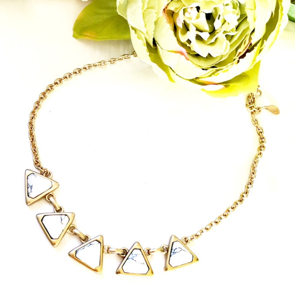 NWT Ann taylor LOFT Howlite Stone Necklace NWT 39